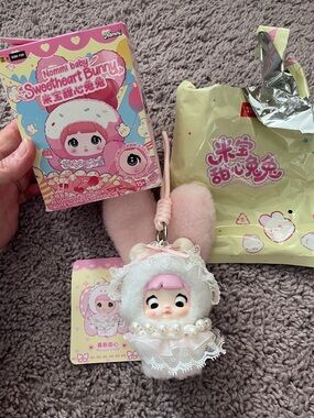 TOP TOY Nommi Sweetheart Bunny Mousse Sweet Plush Keychain